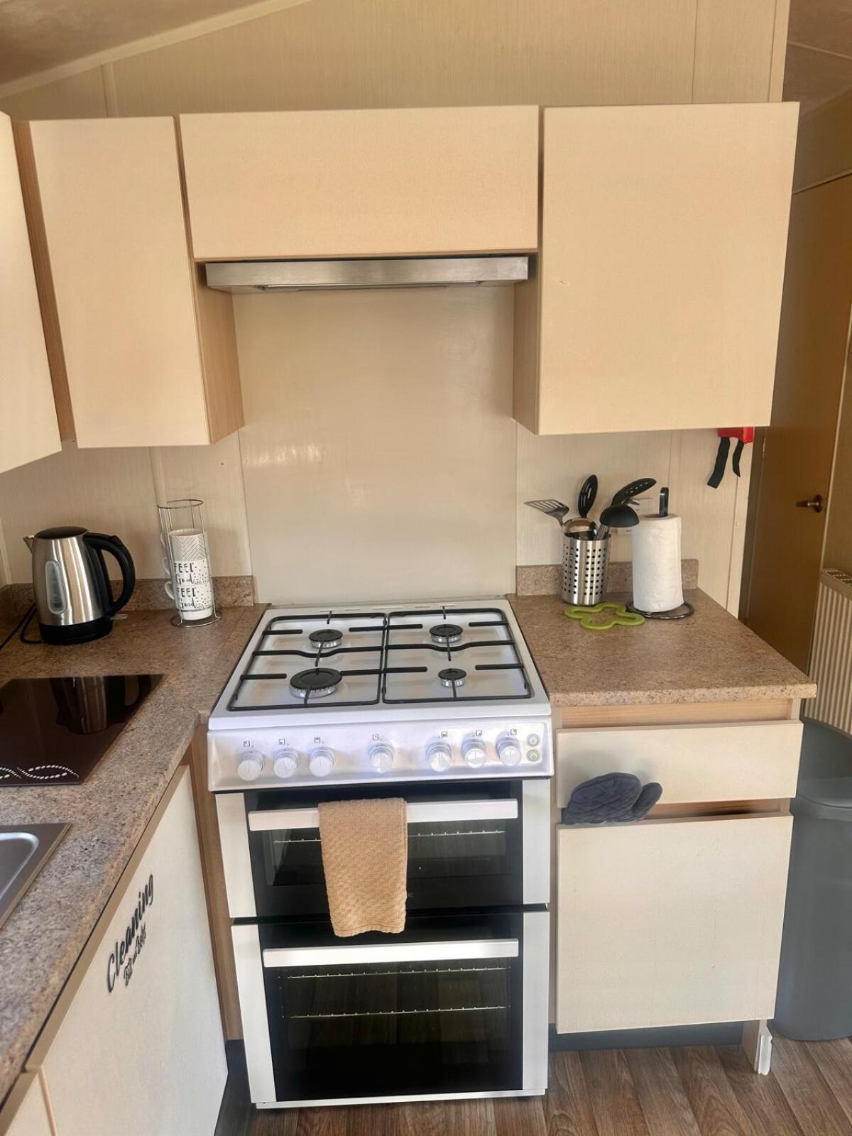 Two Bedroom Willerby Parkhome In Uddingston, Glasgow Uddingston