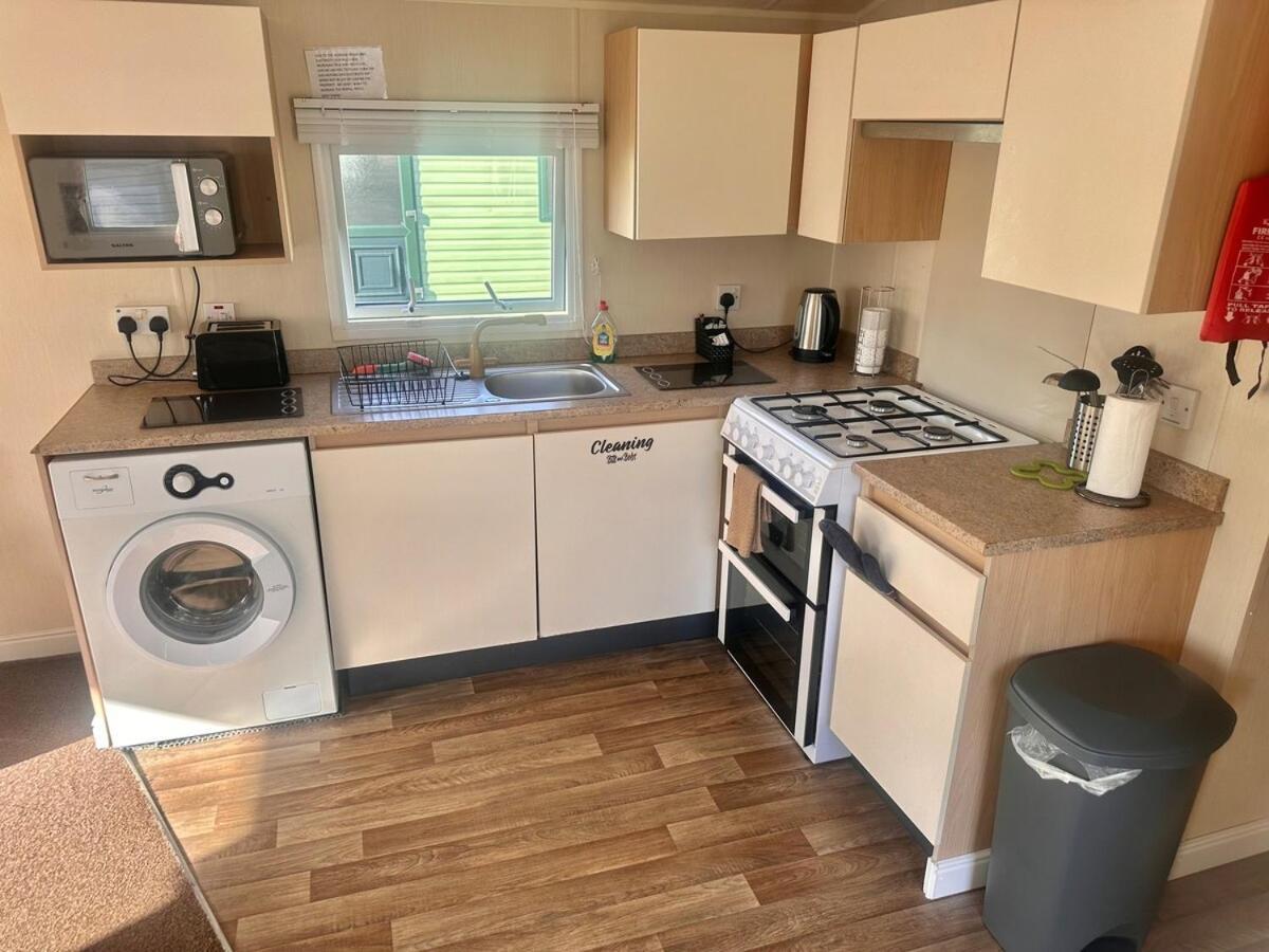 Two Bedroom Willerby Parkhome In Uddingston, Glasgow