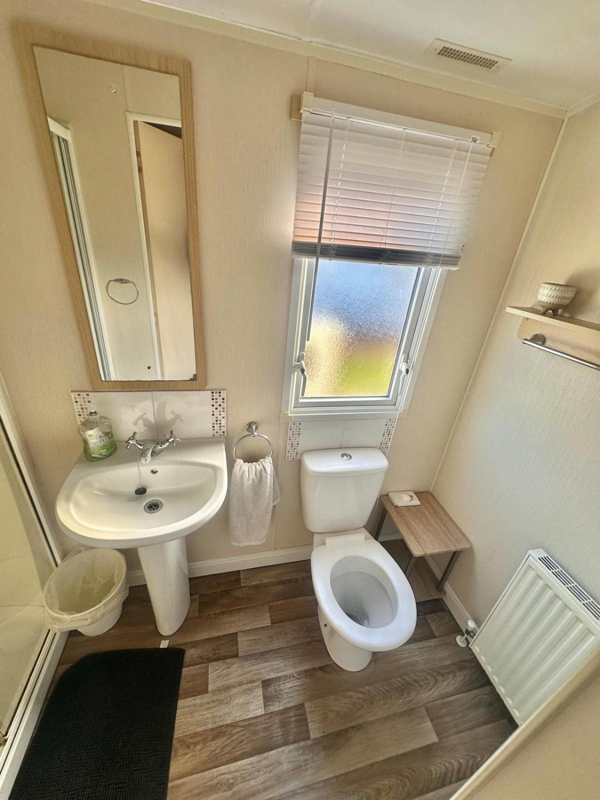 Two Bedroom Willerby Parkhome In Uddingston, Glasgow * Uddingston