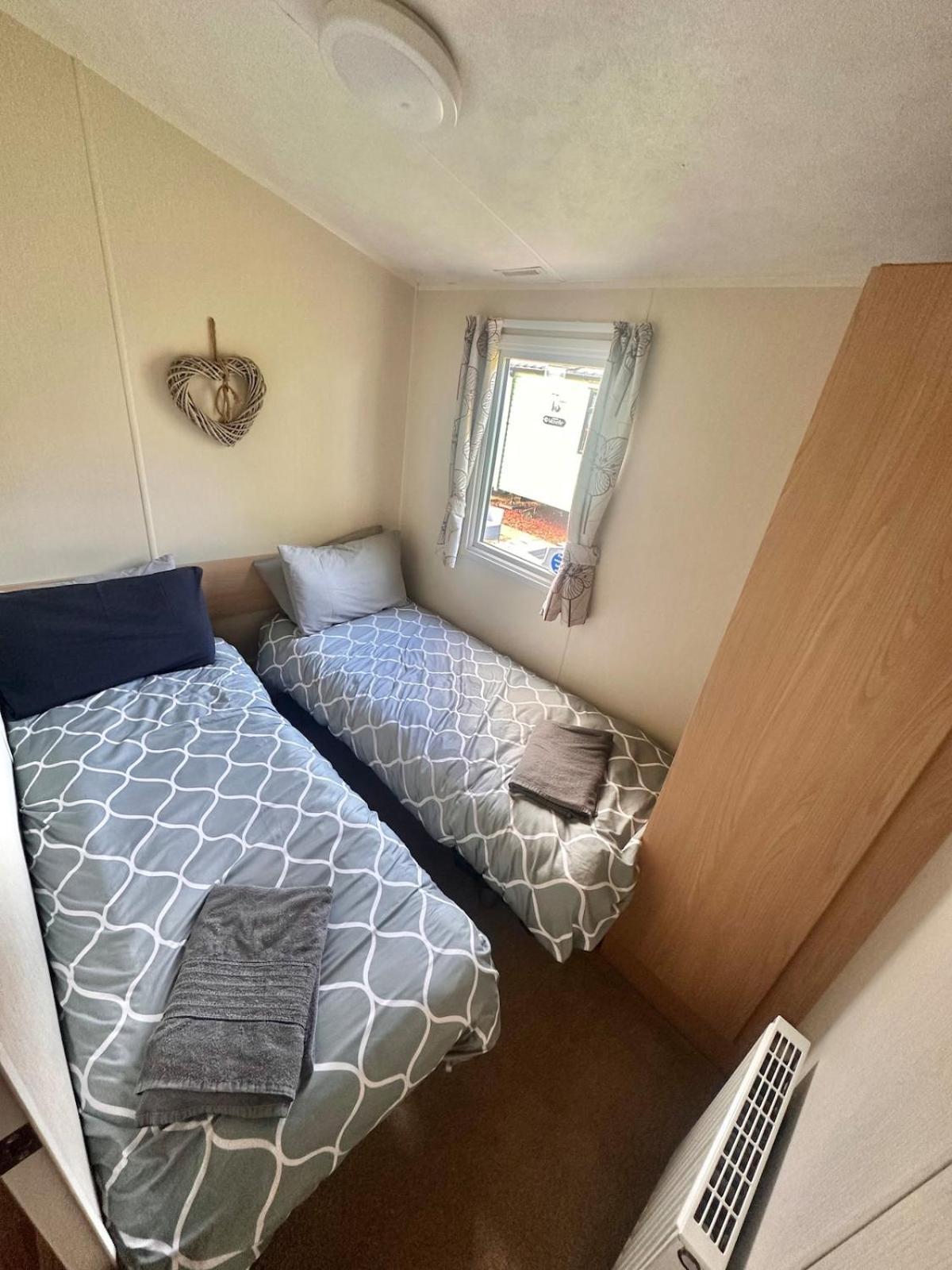 Apartment Two Bedroom Willerby Parkhome In Uddingston, Glasgow *